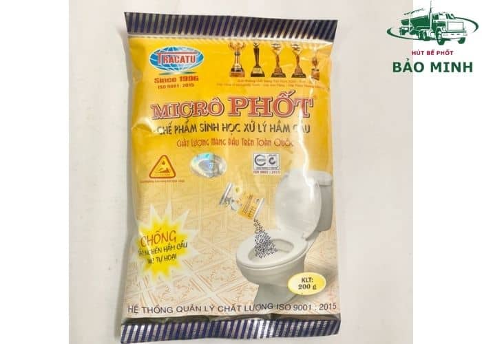 Bồn cầu bị nghẹt đầy nước