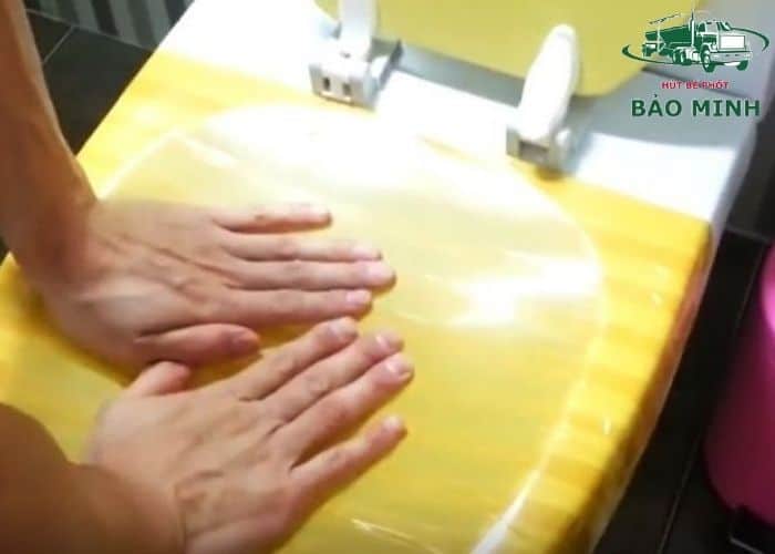 Mẹo thông tắc bồn cầu