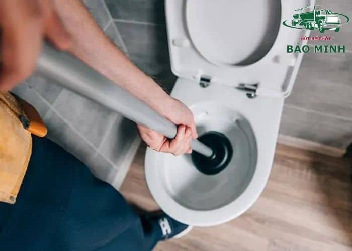 Mẹo thông tắc bồn cầu