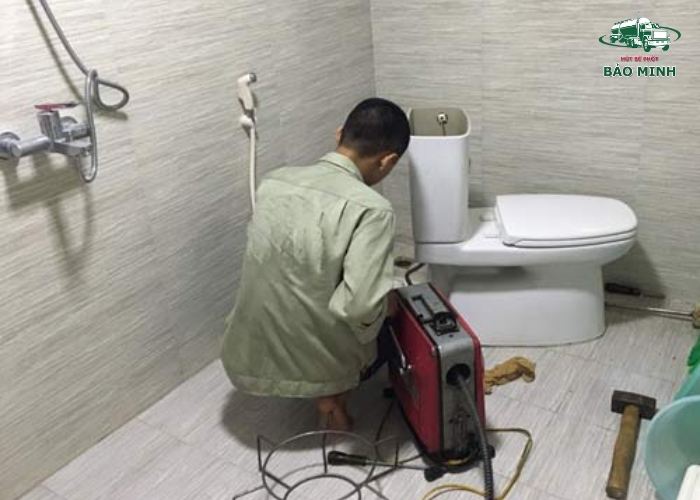 Những lưu ý khi sử dụng dịch vụ thông tắc bồn cầu
