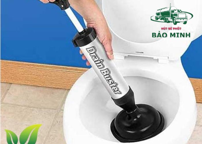 cách thông bồn cầu bị tắc băng vệ sinh (3) cách thông bồn cầu bị tắc băng vệ sinh (3)