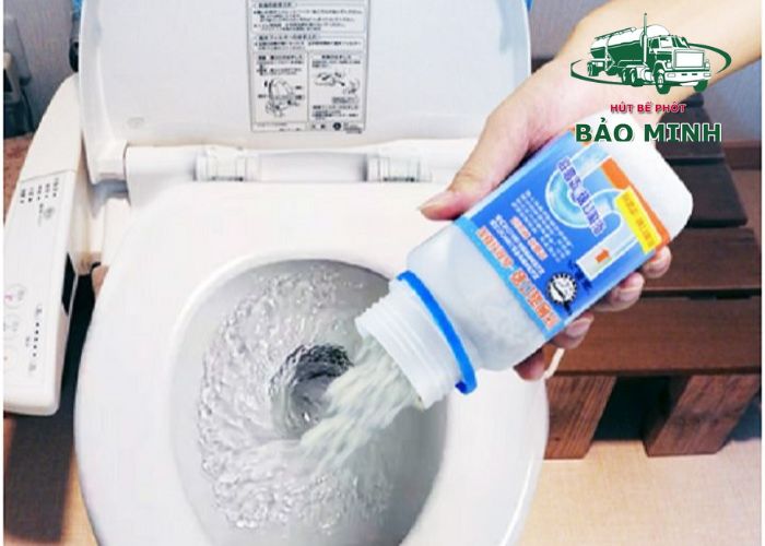 cách thông bồn cầu bị tắc băng vệ sinh (6) cách thông bồn cầu bị tắc băng vệ sinh (6)