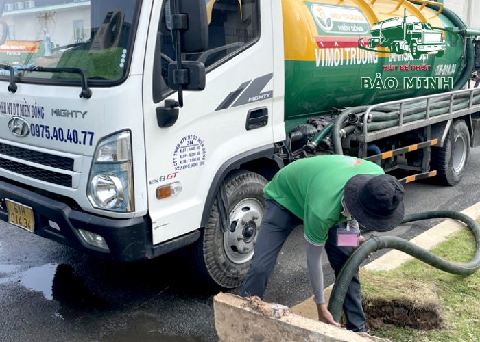 hút bể phốt tại lục ngạn (3)