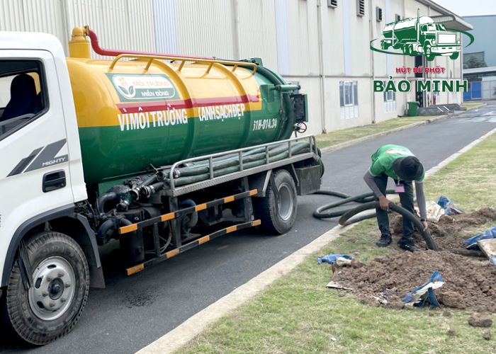 hút bể phốt ứng hòa (4) hút bể phốt ứng hòa (4)