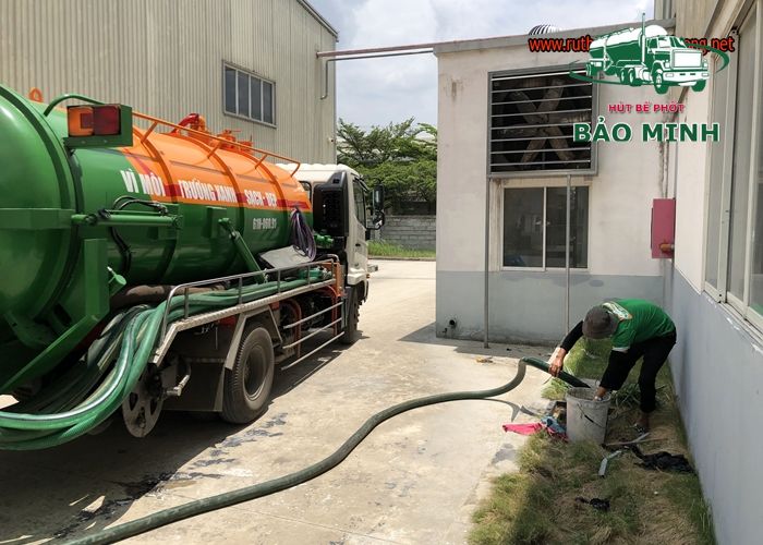 hút hầm cầu tân an (4)