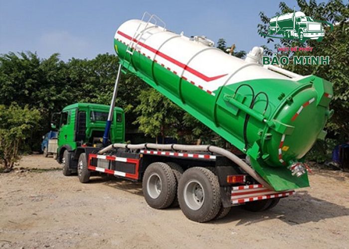 xe hút bể phốt (1) xe hút bể phốt (1)