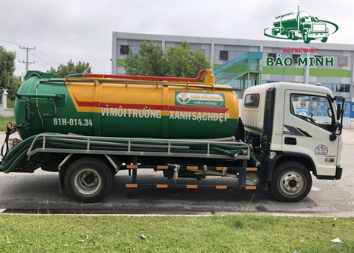 xe hút bể phốt (5) xe hút bể phốt (5)