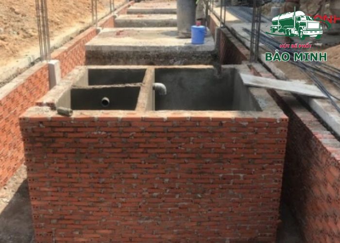 Hầm vệ sinh sâu bao nhiêu mét (3)