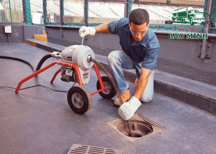 dịch vụ thông tắc cống giá rẻ (2) dịch vụ thông tắc cống giá rẻ (2)