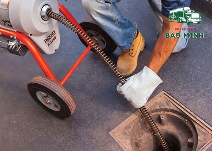 dịch vụ thông tắc cống giá rẻ (4) dịch vụ thông tắc cống giá rẻ (4)
