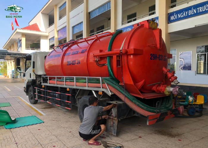 Hút bể phốt giá rẻ có bảo hành (1)