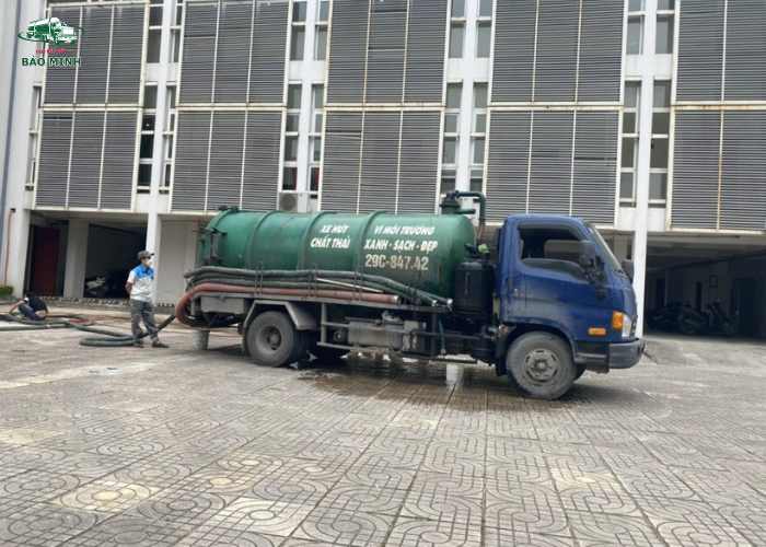 Hút bể phốt giá rẻ có bảo hành (5)