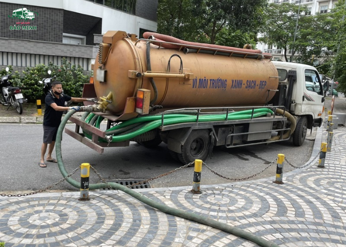 Hút bể phốt nhà hàng Bắc Ninh (5) Hút bể phốt nhà hàng Bắc Ninh (5)