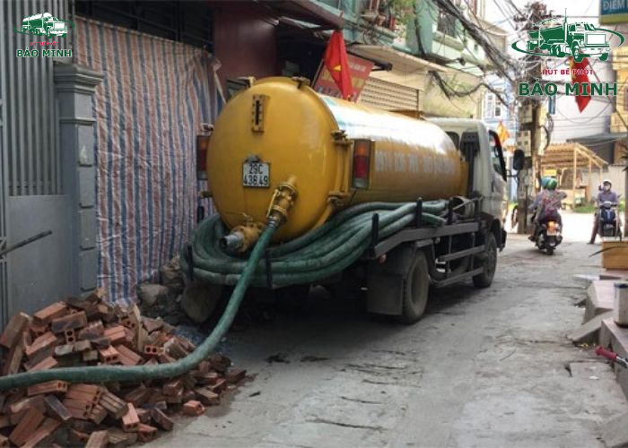 Hút bể phốt công trình lớn (3)