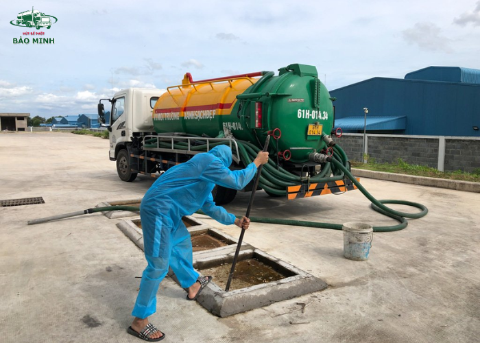 Hút bể phốt công trình lớn (4)