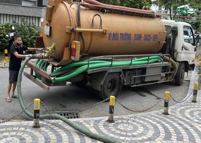 Cách nhận biết hút bể phốt đủ khối lượng (5)