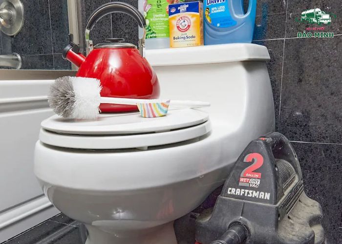 Mẹo thông tắc bồn cầu bằng nước rửa bát (4) Mẹo thông tắc bồn cầu bằng nước rửa bát (4)