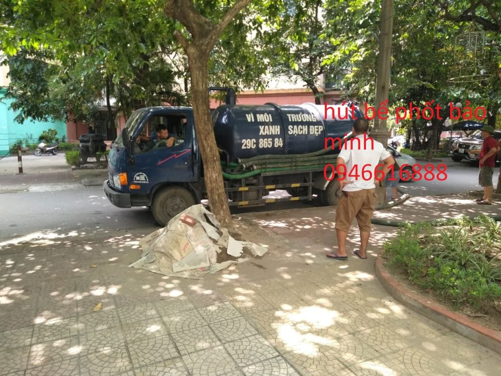 xe hút bể phốt để thông tắc